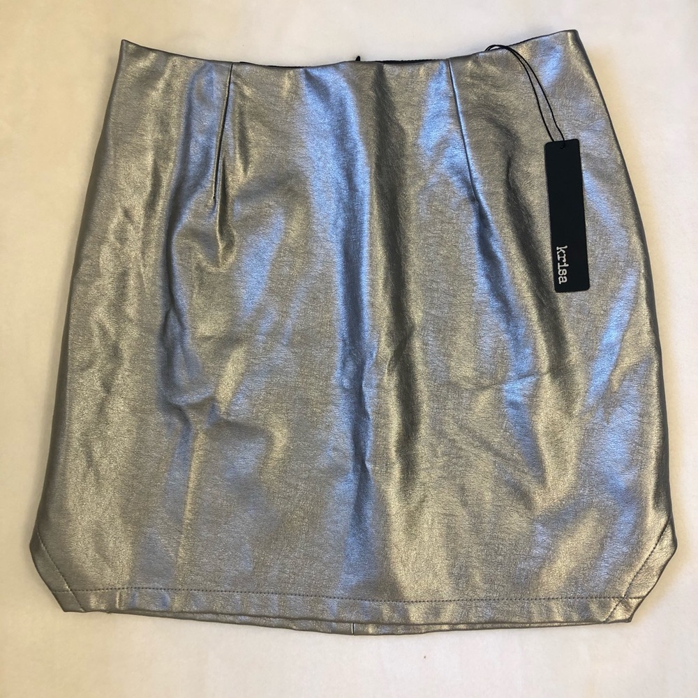 NWT Krisa Metallic Skirt
